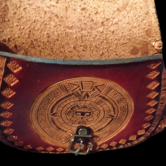 Vintage HAND-Tooled MEXICAN Leather BOHO Style Bag; AZTEC Calendar Design. - Picture 8 of 8